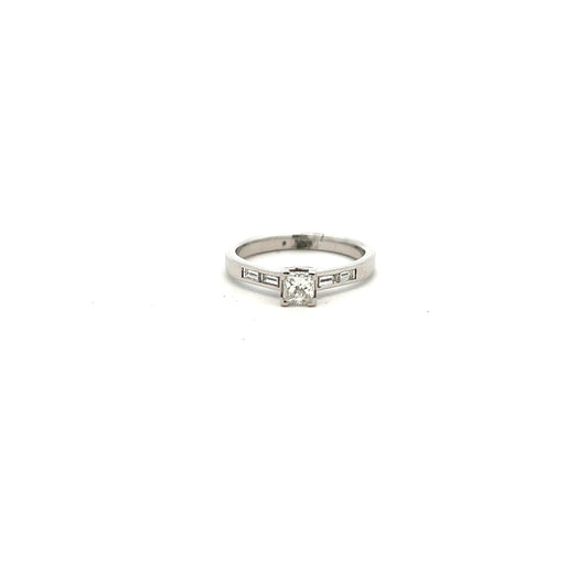 18ct White Gold Princess Cut and Emerald Cut Ring Size N