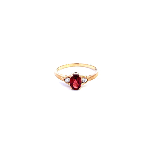 9ct Yellow Gold Garnet and Diamond Ring Size O