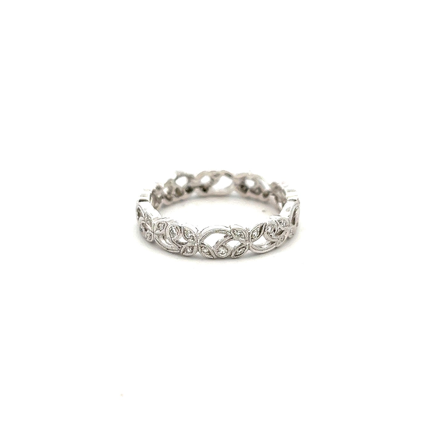 18ct White Gold Diamond Floral Design Ring Size M