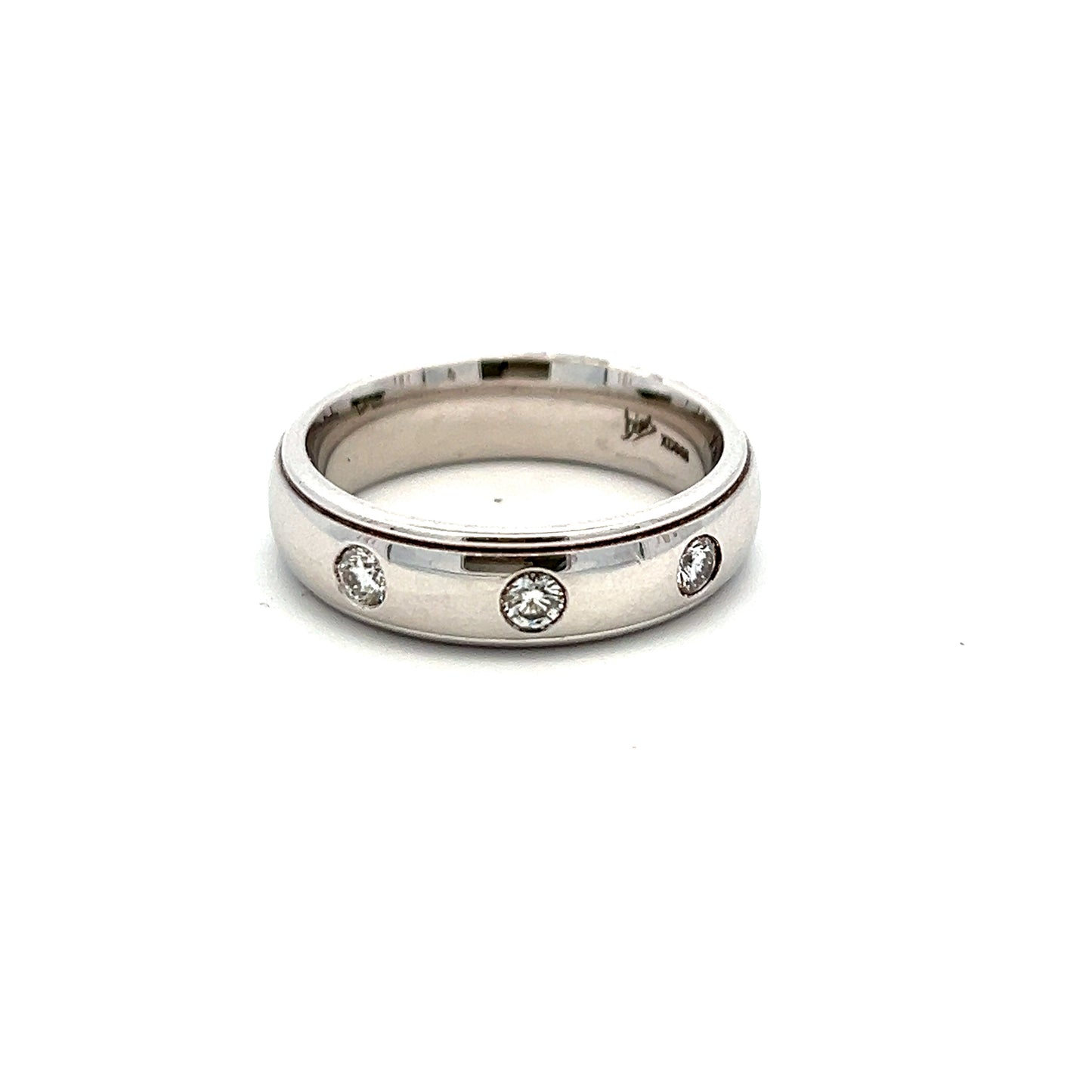 18ct White Gold and Three Diamond Ring Size U