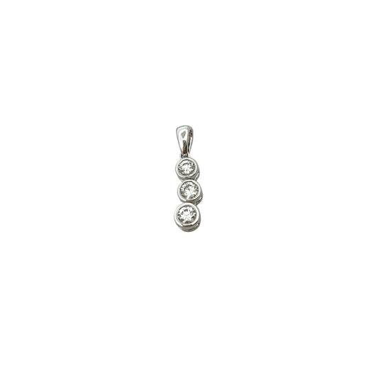 Platinum Graduated Brilliant Cut Diamond Pendant