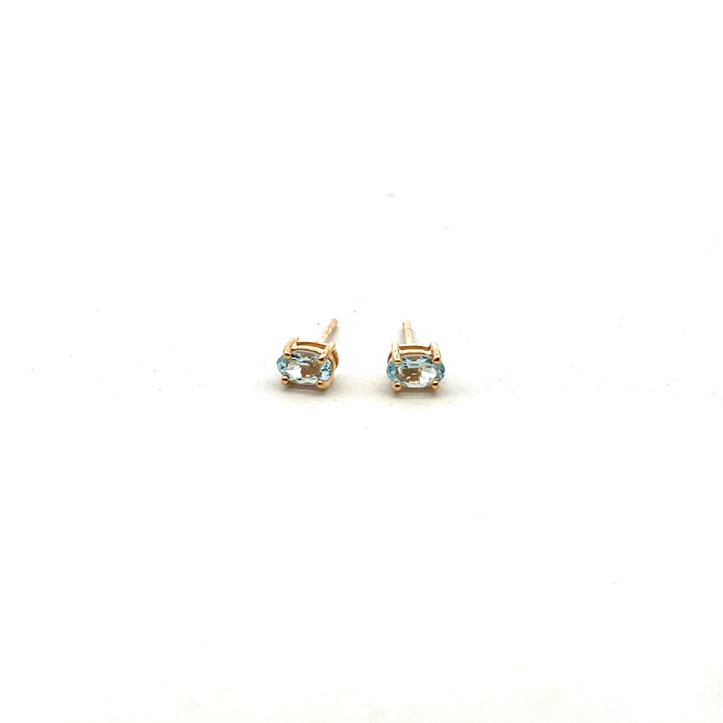 9ct Yellow Gold Aquamarine Claw Stud Earrings