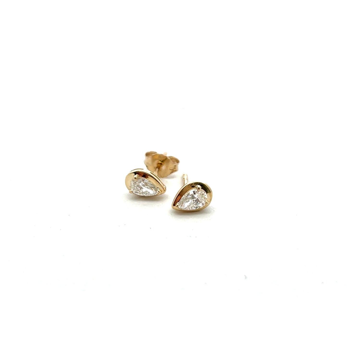 9ct Yellow Gold Laboratory Grown 0.46ct Pear Cut Diamond Stud Earrings