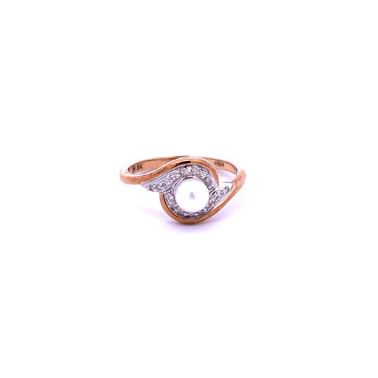 9ct Yellow Gold Cultured Pearl and Diamond Ring Size M