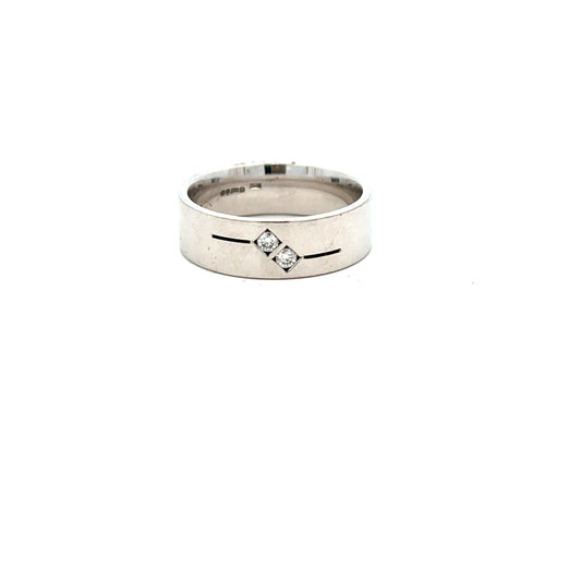 18ct White Gold Brilliant Cut Diamond Diagonally Set Ring Size U
