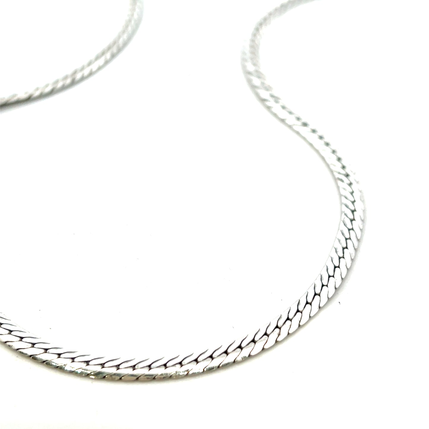 Pre-Owned 18" Silver Flat Piatina Chain