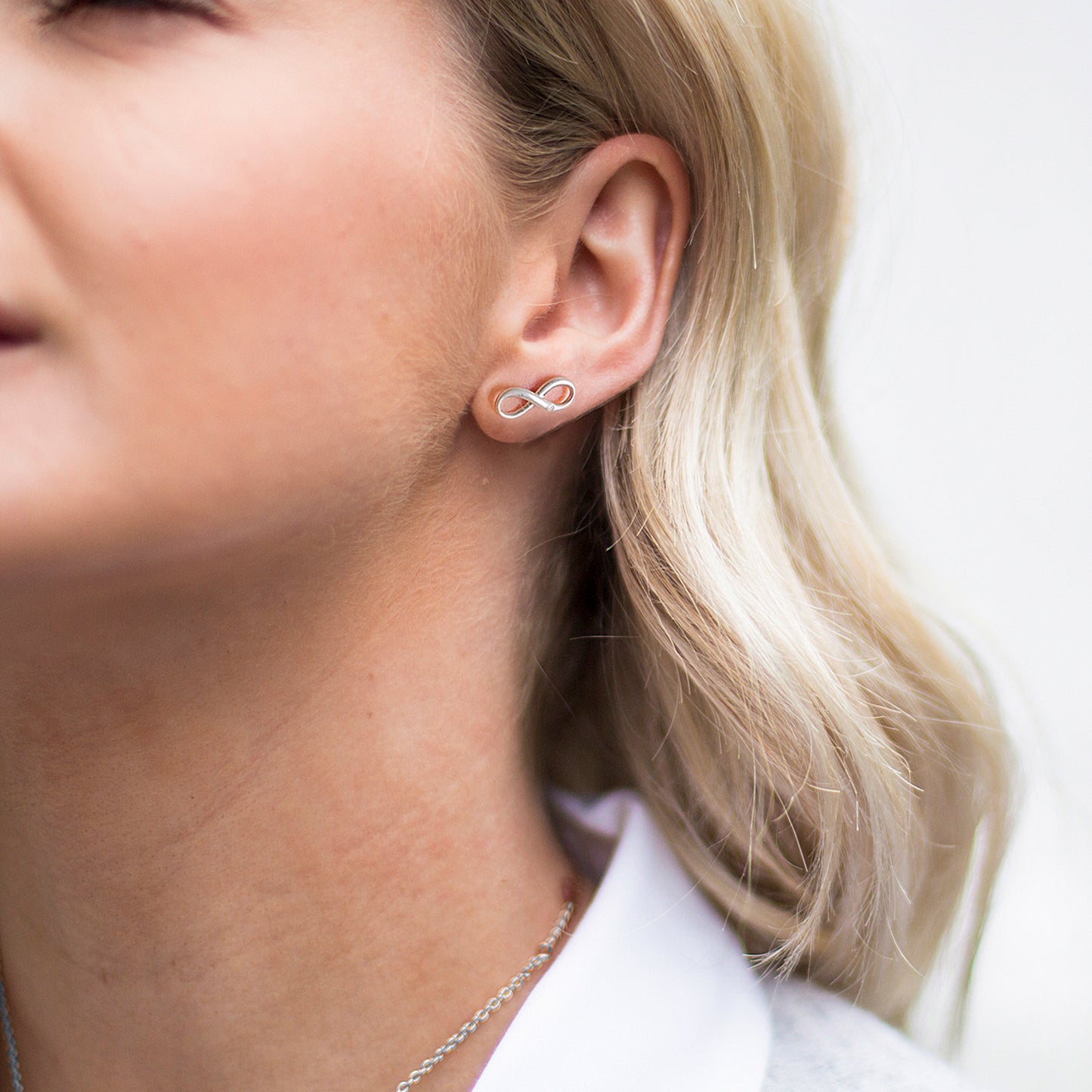 Hot Diamonds Sterling Silver Infinity Stud Earrings DE390
