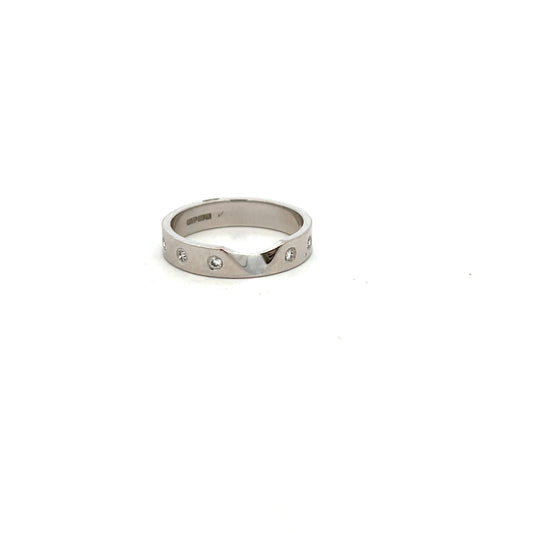 Pre-Owned 18ct White Gold Shaped Diamond Ring