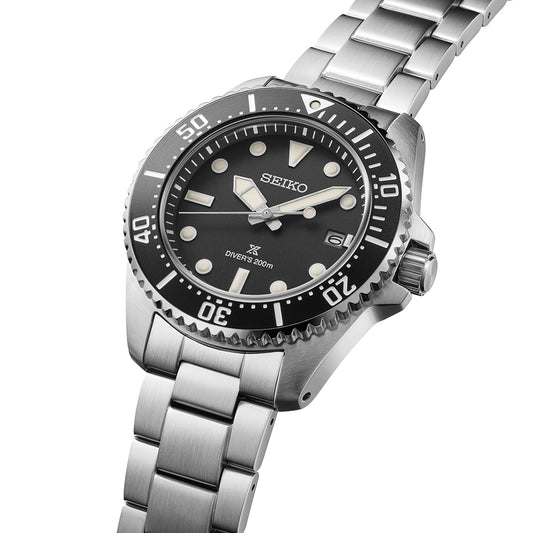 Seiko Prospex Solar Divers in Pure Black SNE597P1