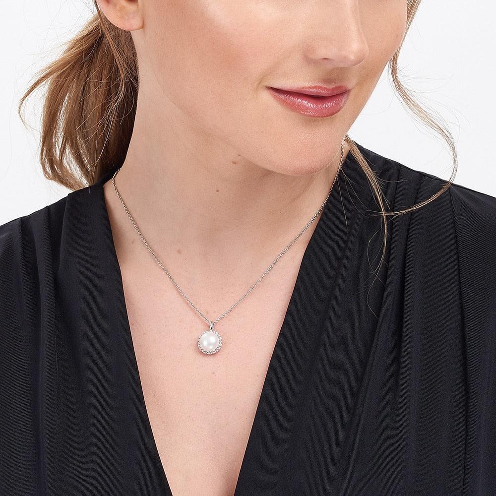 Jersey Pearl Amberley Freshwater Cultured Pearl with Surrounding White Topaz Cluster Necklace
