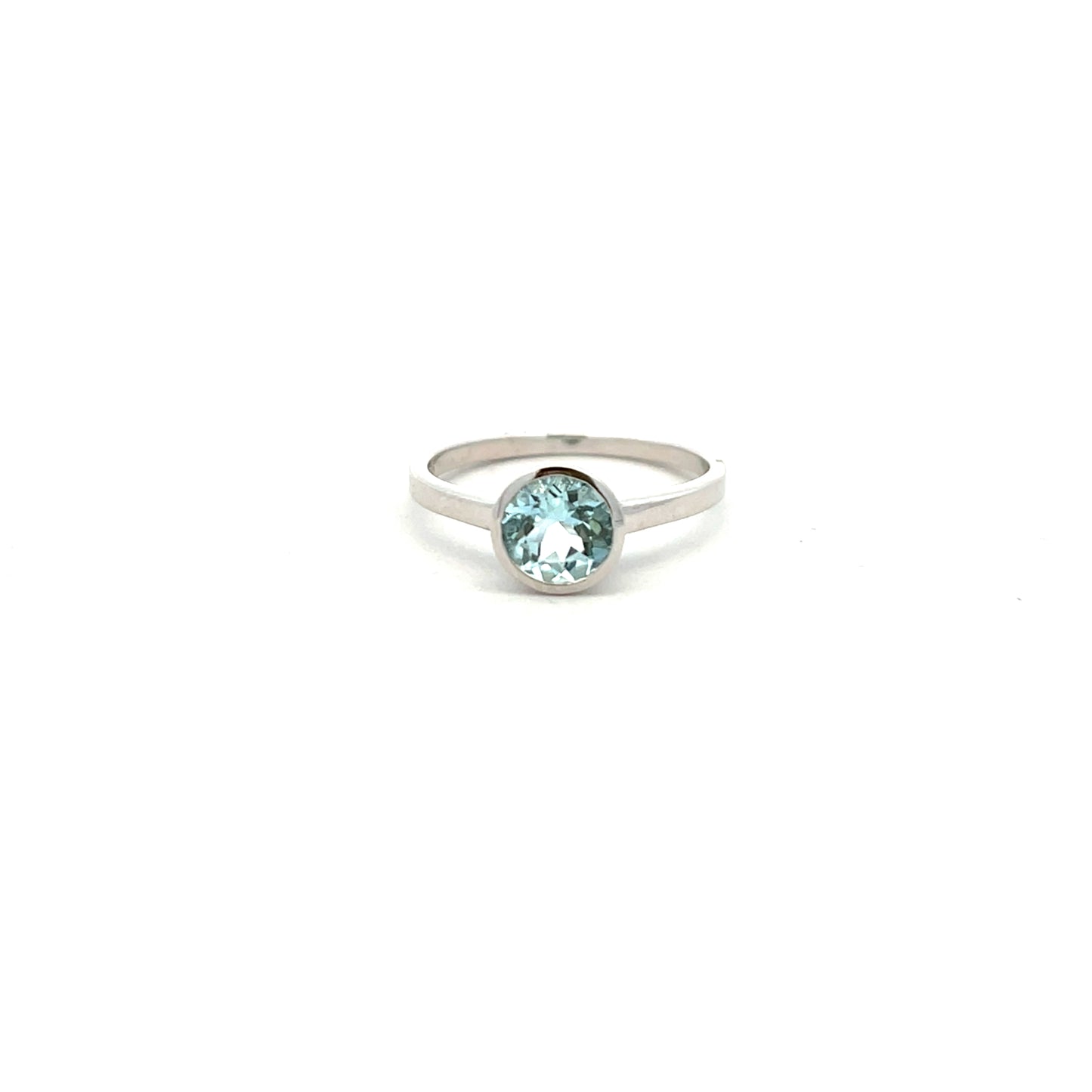 9ct White Gold 6mm Rubover Aquamarine Ring Size K