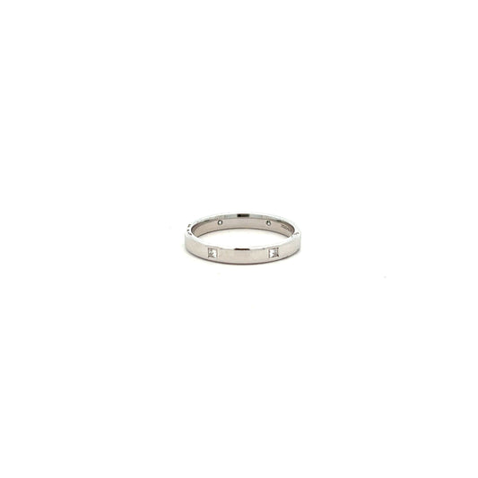 18ct White Gold Princess Cut Diamond Polished Luxury Ring Size N
