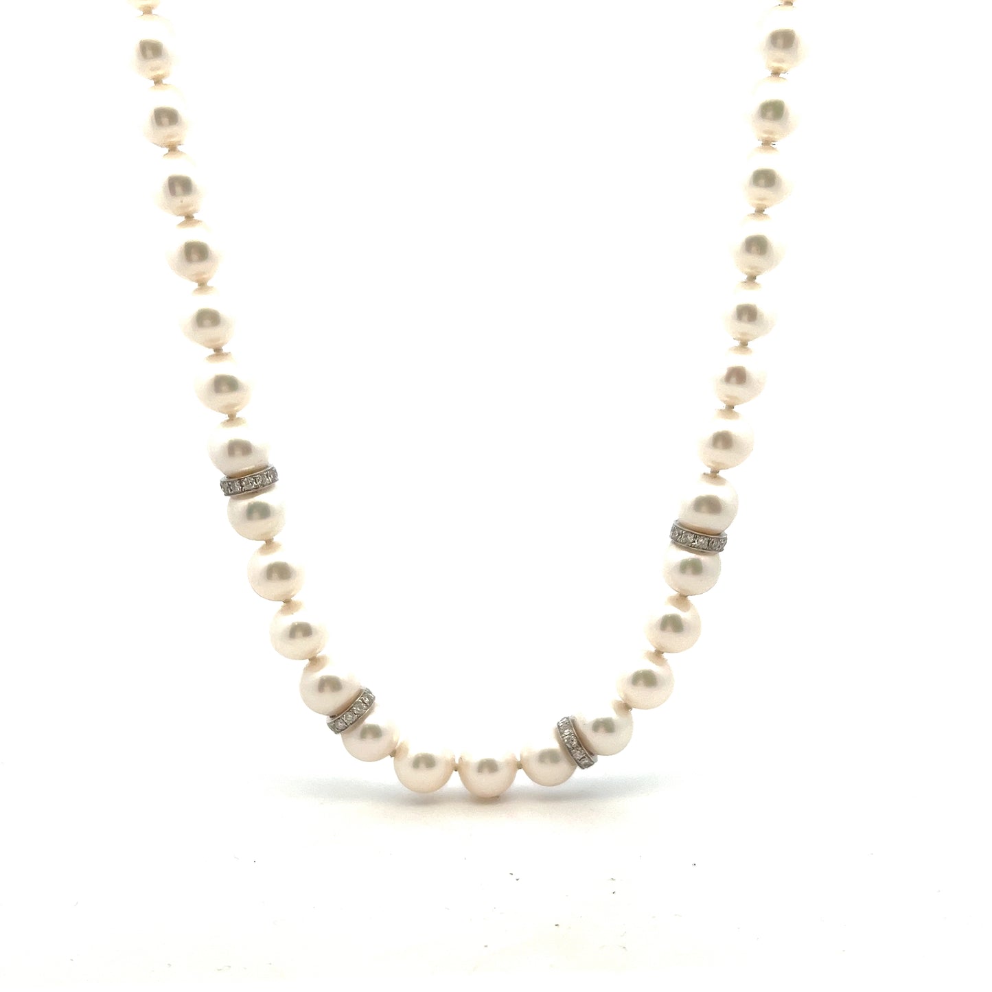 18ct White Gold Freshwater Cultured Pearl and Diamond Row Necklace