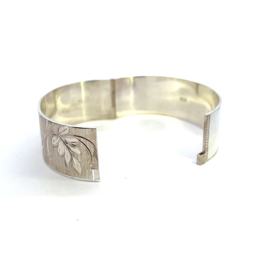 Pre-Owned Sterling Silver 22mm Wide Bangle