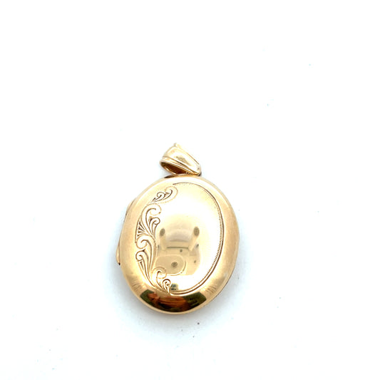 Pre-Owned 9ct Gold Part Engraved Locket 1997