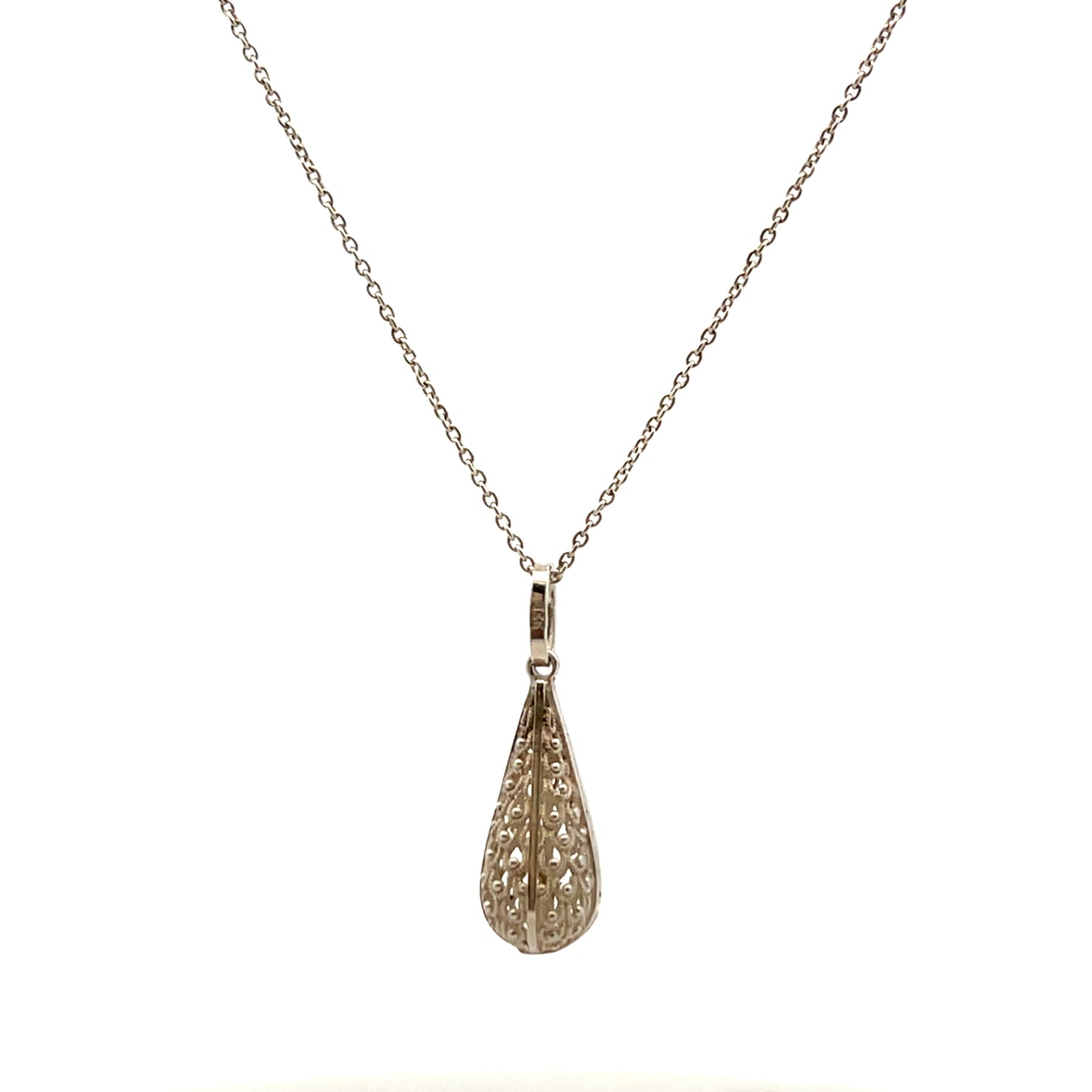 Pre-Owned Silver Filigree Teardrop Pendant and Chain
