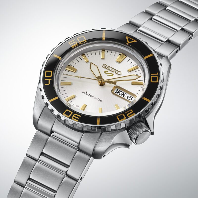 Seiko 5 Sports SKX SNZH in Formal White Watch HBD004K1